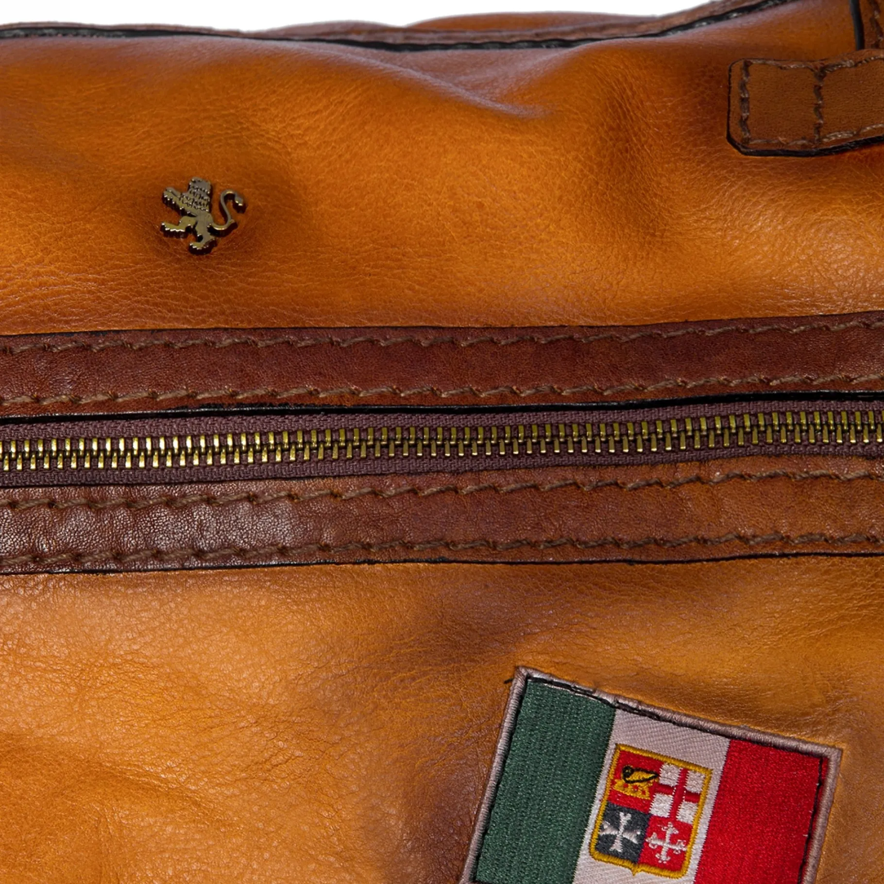 nordkapp__borsone_da_viag_5.webp GUIDOMAGGI Pratesi Bags>Nordkapp - Borsone da viaggio Sporty Chic in vera pelle